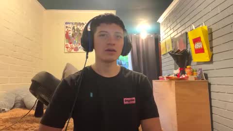 Snapshot of luchosaando chatting on January 7, 2025, 11:45 pm Felipe online show from January 7, 2025, 11:45 pm