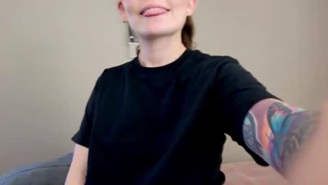 Luci y Fer online show from March 12, 2025, 11:54 pm