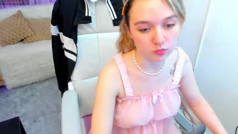 lucia_copper online show from November 1, 2025, 3:36 pm
