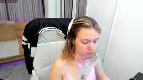 lucia_copper online show from November 12, 2025, 12:49 pm