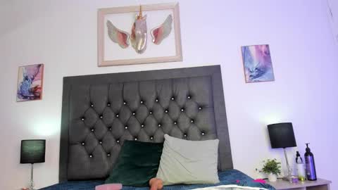 Lucia online show from November 13, 2025, 4:11 am