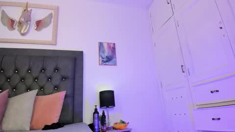 Lucia online show from November 15, 2025, 4:32 am