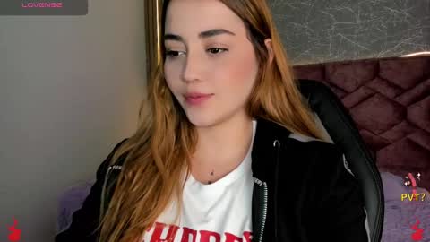 lucia star  online show from January 2, 2025, 1:19 pm