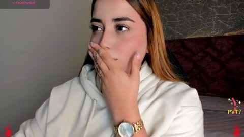 lucia star  online show from January 9, 2025, 7:50 pm