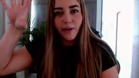 lucia star  online show from January 13, 2026, 7:41 pm