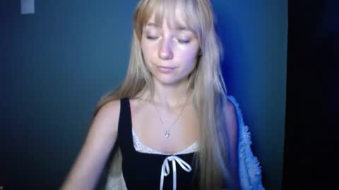 Lucy online show from September 26, 2025, 7:56 am