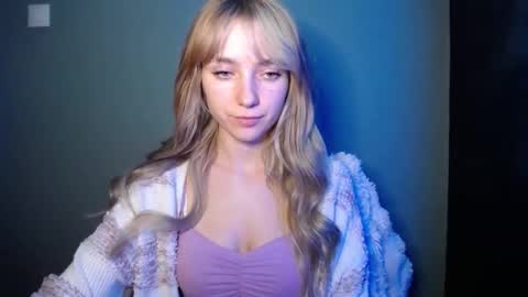 Lucy online show from November 25, 2025, 7:47 pm