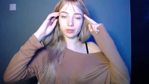 Snapshot of luciacam20 chatting on February 4, 2026, 1:50 pm Lucy online show from February 4, 2026, 1:50 pm