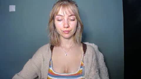 Snapshot of luciacam20 chatting on February 20, 2026, 2:06 pm Lucy online show from February 20, 2026, 2:06 pm