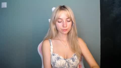 Snapshot of luciacam20 chatting on June 26, 2026, 12:31 pm Lucy online show from June 26, 2026, 12:31 pm