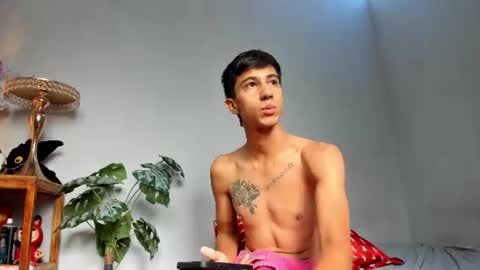 Snapshot of lucian_davii chatting on July 10, 2026, 1:25 pm Pirulo online show from July 10, 2026, 1:25 pm