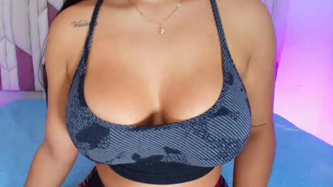 instagram luciana417  online show from October 1, 2025, 3:12 am