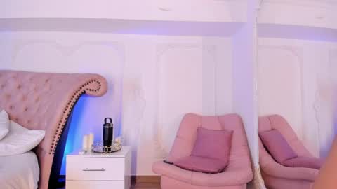Snapshot of luciana_roa chatting on June 17, 2026, 8:43 pm Luciana online show from June 17, 2026, 8:43 pm