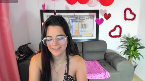 Snapshot of lucianamoreau_ chatting on February 17, 2026, 11:55 pm Luciana M online show from February 17, 2026, 11:55 pm