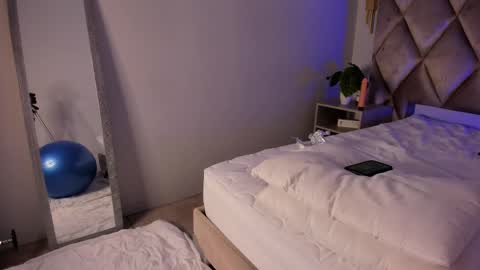 Luci  online show from March 5, 2025, 5:50 pm