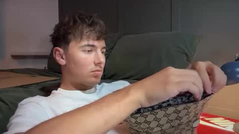 Snapshot of luciancrowe chatting on September 26, 2025, 1:53 am Lucian online show from September 26, 2025, 1:53 am