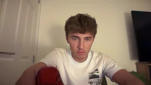 Snapshot of luciancrowe chatting on November 7, 2025, 6:19 pm Lucian online show from November 7, 2025, 6:19 pm