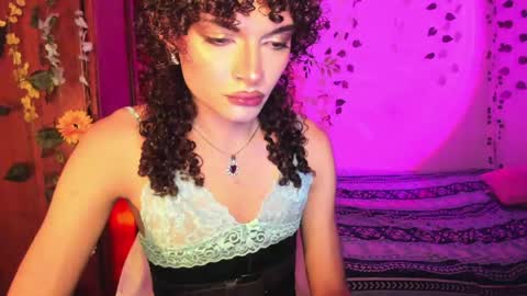 Snapshot of lucianromeo17 chatting on April 17, 2026, 4:04 am Lucy or Lucian 3 Come to my social Links3 online show from April 17, 2026, 4:04 am