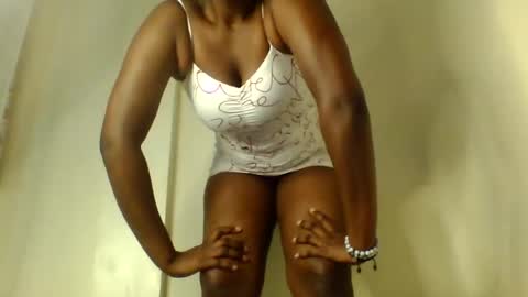 luciaresa online show from July 16, 2026, 6:14 pm