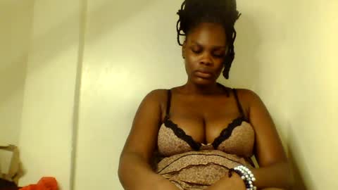 luciaresa online show from July 25, 2026, 3:15 am