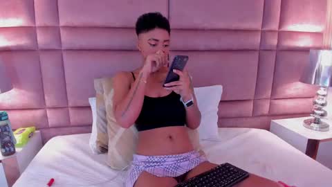  lucia wallace  online show from March 5, 2025, 11:27 pm