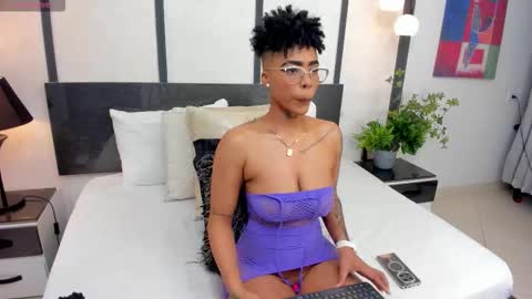  lucia wallace  online show from January 8, 2026, 12:57 am