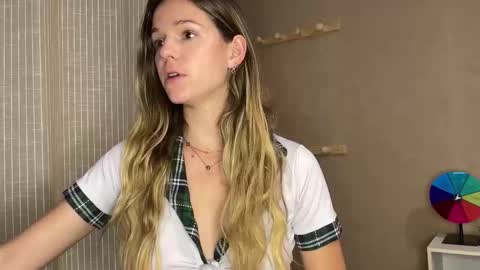 Snapshot of lucie_hot chatting on October 3, 2025, 6:16 pm Lucie hot follow me on online show from October 3, 2025, 6:16 pm