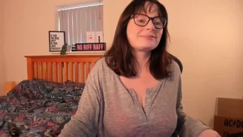 Lucie Winters online show from December 21, 2024, 1:10 pm