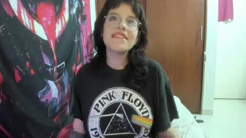 camila online show from December 17, 2025, 5:24 am