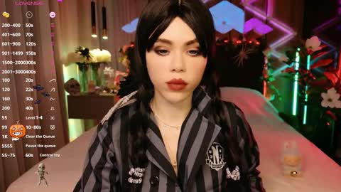 MimiFors online show from October 31, 2025, 3:35 pm