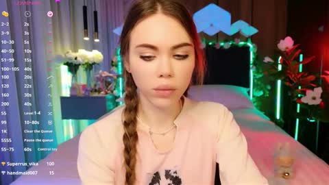 MimiFors online show from November 24, 2025, 4:40 pm