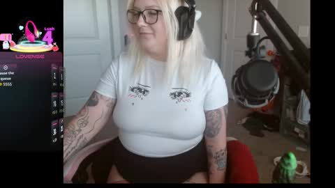lucigooseygonewild online show from October 17, 2025, 8:33 pm