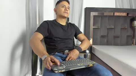 Snapshot of lucii_fer_ chatting on July 27, 2026, 12:34 pm Leo online show from July 27, 2026, 12:34 pm