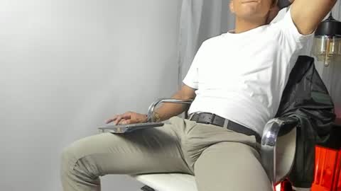 Snapshot of lucii_fer_ chatting on July 28, 2026, 4:39 pm Leo online show from July 28, 2026, 4:39 pm
