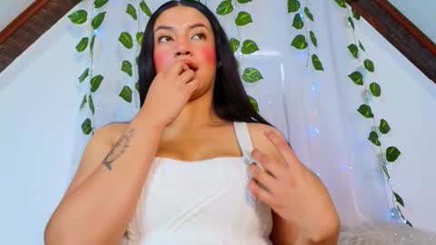 luciia_sweeet online show from January 15, 2026, 3:05 pm