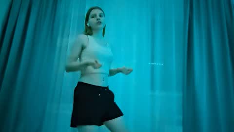 Monika online show from November 13, 2025, 7:35 pm