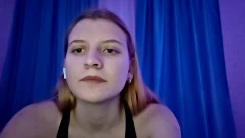 Monika online show from December 1, 2025, 6:02 pm