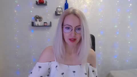 Snapshot of luckcristal chatting on February 21, 2025, 1:11 pm Arina online show from February 21, 2025, 1:11 pm