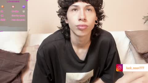 Snapshot of lucke_noor chatting on January 18, 2025, 4:21 pm Noor online show from January 18, 2025, 4:21 pm