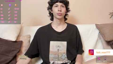 Snapshot of lucke_noor chatting on February 4, 2025, 6:49 pm Noor online show from February 4, 2025, 6:49 pm