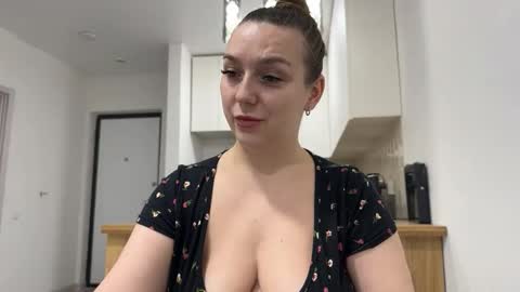 lucky_foryou_baby online show from February 9, 2026, 2:32 pm