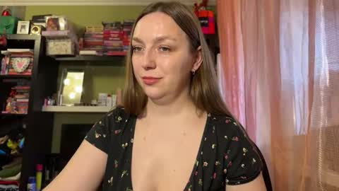 lucky_foryou_baby online show from April 9, 2026, 11:48 am