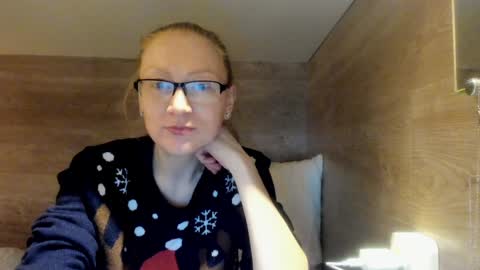 lucky_licky20 online show from January 25, 2025, 2:47 am