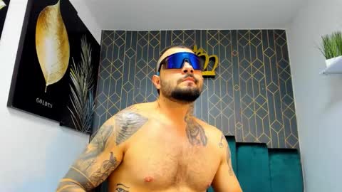 lucky_smith1 online show from November 22, 2025, 5:56 pm