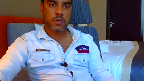 Snapshot of luckyfinalone chatting on October 2, 2025, 4:25 pm luckyfinalone online show from October 2, 2025, 4:25 pm