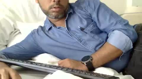 Snapshot of luckyfinalone chatting on November 3, 2025, 3:24 pm luckyfinalone online show from November 3, 2025, 3:24 pm