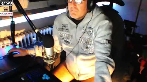 Snapshot of luckyfreak1 chatting on December 25, 2024, 12:16 am call me Stefan online show from December 25, 2024, 12:16 am