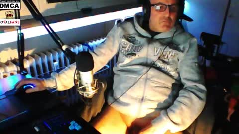 Snapshot of luckyfreak1 chatting on December 25, 2024, 3:18 am call me Stefan online show from December 25, 2024, 3:18 am