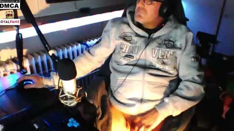 Snapshot of luckyfreak1 chatting on December 25, 2024, 6:20 am call me Stefan online show from December 25, 2024, 6:20 am