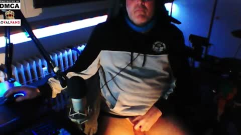 Snapshot of luckyfreak1 chatting on January 17, 2025, 12:10 am call me Stefan online show from January 17, 2025, 12:10 am